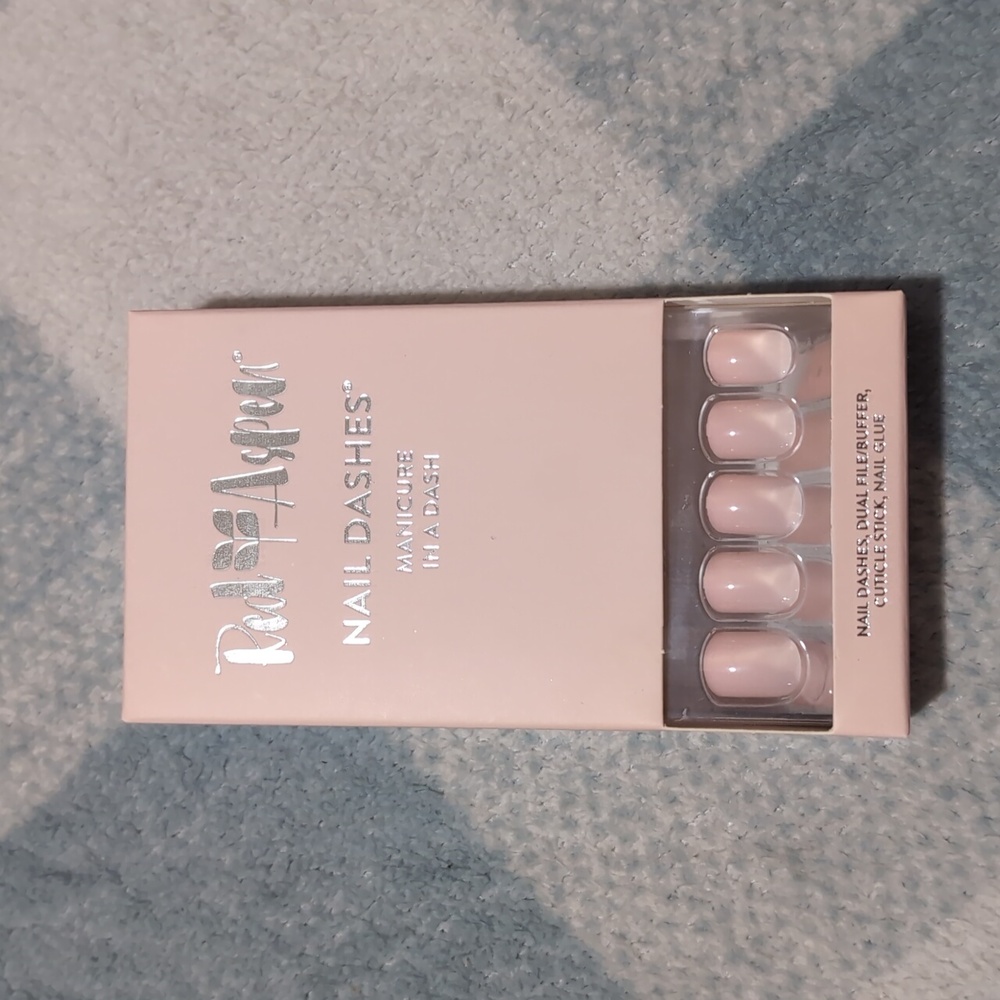 Red Aspen Nail Dashes